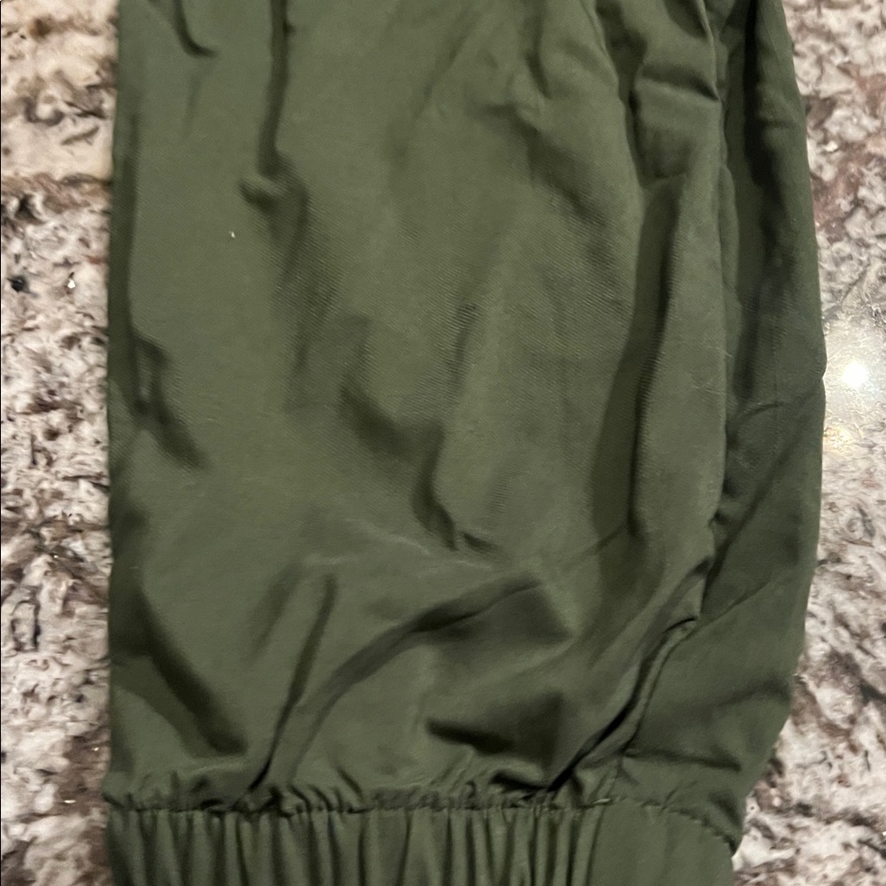 Green Cargo Jogger Pants size small never worn - Picture 2 of 7